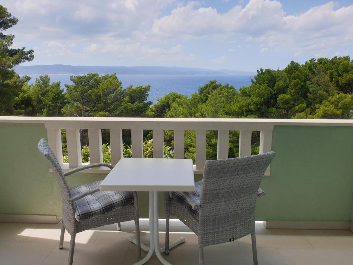 Guesthouse Dominovic Brela Exterior photo