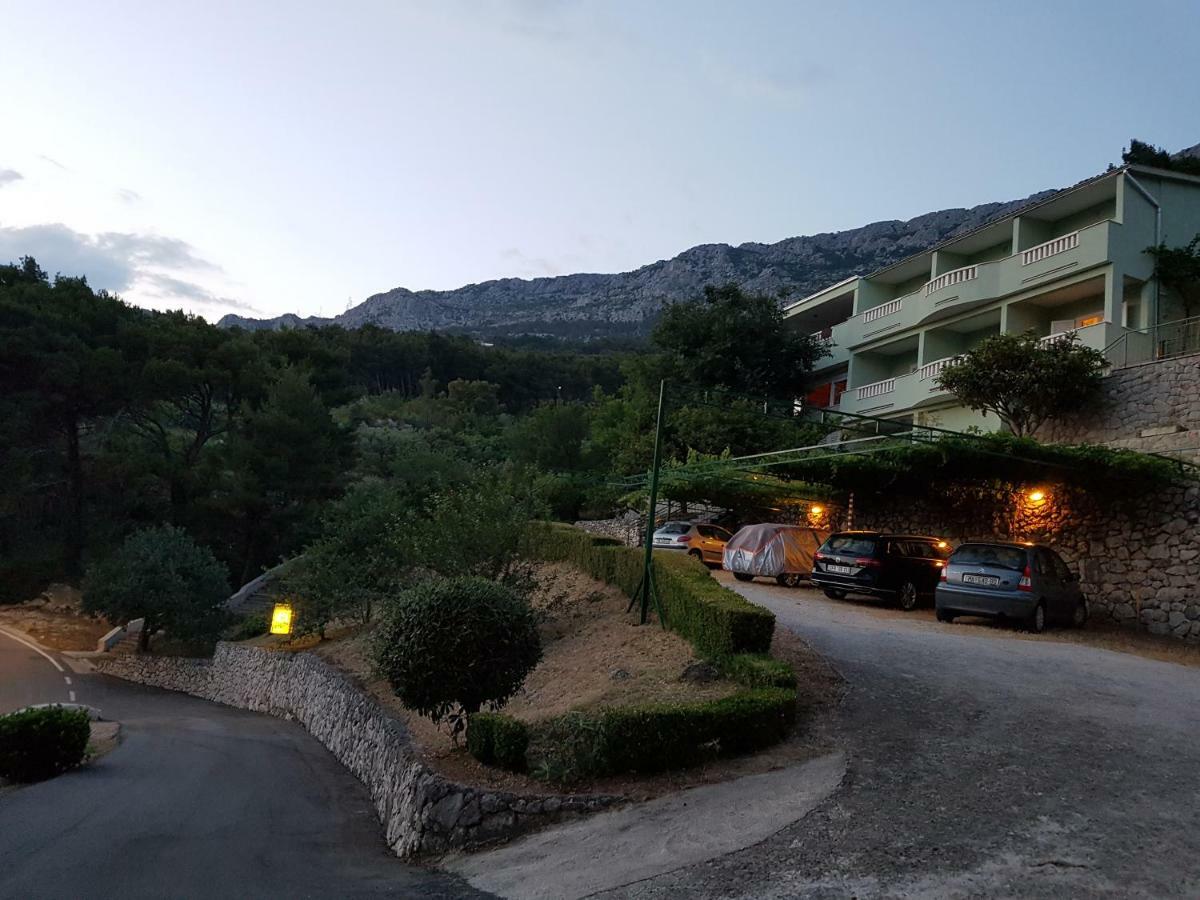 Guesthouse Dominovic Brela Exterior photo