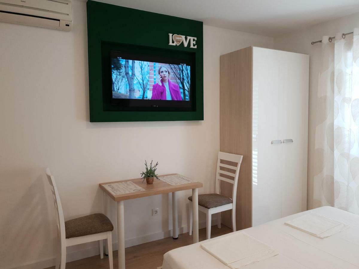 Guesthouse Dominovic Brela Exterior photo